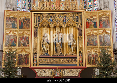 KOSICE - Januar 3: Main geschnitzten Flügel Altar der Heiligen Elisabeth gotische Kathedrale aus dem Jahre 1474-1477 Stockfoto