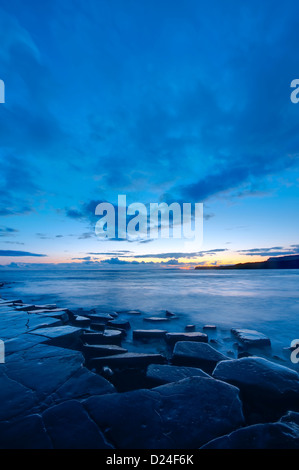 Kimmeridge Vorsprünge in der Abenddämmerung Kimmeridge Bay Jurassic Coast Dorset UK Stockfoto