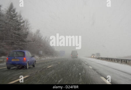 14. Januar 2013 A1, Scotchcorner. Schnee fällt auf die A1 im Norden Englands. Bildnachweis: Chris Mcloughlin / Alamy Live News Stockfoto