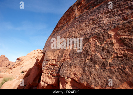 Petroglyphen auf großen Felsen auf Mäuse Tank Trail Tal des Feuers Staatspark Nevada, usa Stockfoto