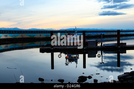 Ogden Point Wellenbrecher in der Abenddämmerung Stockfoto