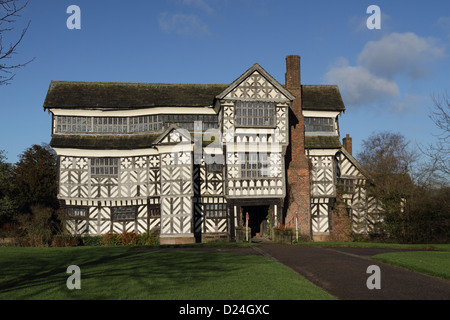 Wenig Moreton Hall, in der Nähe von Congleton, Cheshire, UK. Elisabethanisches Haus (16. Jh.). Stockfoto