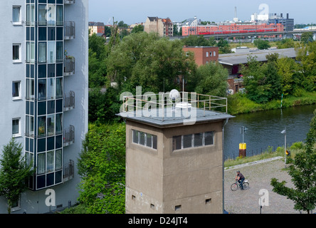 Berlin, Deutschland, ehemalige Wachturm der DDR-Grenztruppen Stockfoto