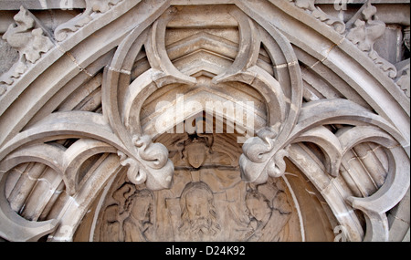 KOSICE - Januar 3: Detail vom Turm der Sankt Elisabeth gotische Kathedrale am 3. Januar 2013 in Kosice, Slowakei. Stockfoto