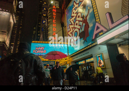 Das Musical "Mary Poppins" im New Amsterdam Theater im Theater District in New York Stockfoto