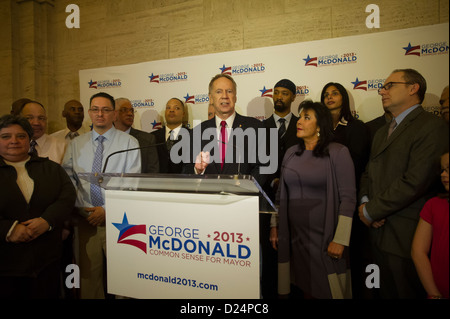 George McDonald von der Doe-Fonds kündigt seine Kandidatur als Mitglied der Republikanischen Partei zum Bürgermeister der Stadt New York Stockfoto