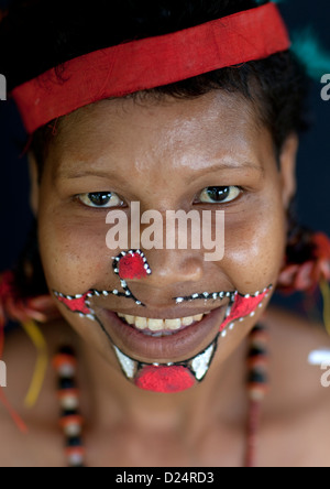 Tribal Tänzerin In Trobriand Insel, Papua-Neu-Guinea Stockfoto