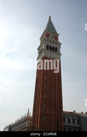 St Marks Glockenturm, Venedig nachschlagen Stockfoto