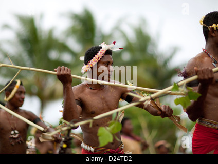 Tribal-TänzerInnen im Rahmen einer Feierstunde, Trobriand Insel, Papua New Guinea Stockfoto