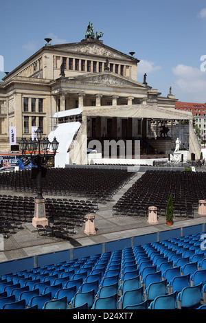 Berlin, Deutschland, leeren Stuhlreihen am Gendarmenmarkt Stockfoto