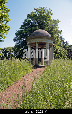 Der Tempel von Aeolus im Wald Garten in den Royal Botanic Gardens, Kew, Surrey, England. Stockfoto