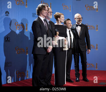 Beverly Hills, Kalifornien, USA. 13. Januar 2013.  (L-R) "Change Game" Regisseur Jay Roach, Produzent Gary Goetzman, Schauspielerin Julianne Moore, Danny Strong, Schriftsteller und Produzent Steven Shareshian im Presseraum auf der 70. Annual Golden Globe Awards am 13. Januar 2013 in The Beverly Hilton Hotel in Beverly Hills, Kalifornien abgehaltenen darstellen... ARMANDO ARORIZO/PI (Kredit-Bild: © Armando Arorizo/Pi/Prensa Internacional/ZUMAPRESS.com) Stockfoto