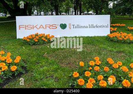 Fiskars Tallinn Blumenfest Zeichen in Tallinn Estland Stockfoto