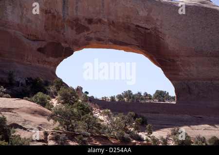 Wilson #s Arch Utah Bildung bekannt Entrada Sandstein über Zeit oberflächliche Risse Gelenke Falten, denen diese Schichten mit gesättigt waren Stockfoto