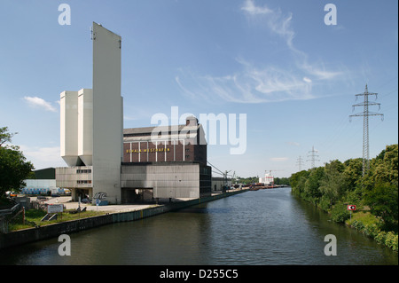 Berlin, Deutschland, für Schüttgüter laden Station und Berlin-Spandauer Schifffahrtskanal Stockfoto