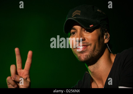 Enrique Iglesias führt auf "The COTA Club" im Austin Convention Center am 17. November 2012 als Headliner für Austin Fan Fest. Stockfoto