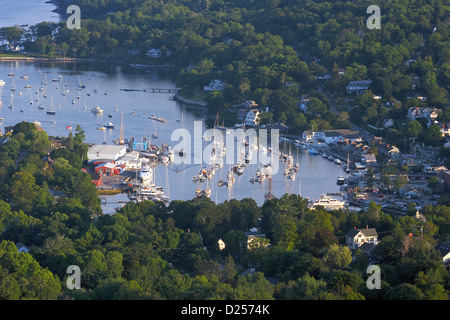 Ein Blick auf Camden Harbor aus Mt Battie, Hills State Park in Camden, Maine Stockfoto