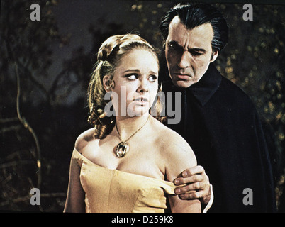 Wie Variante Das Blut Von Dracula Geschmack Blut Dracula Christopher Lee, Linda Hayden Dracula (Christopher Lee) dauergeile wieder Stockfoto