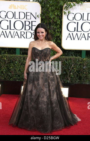 Schauspielerin Julia Louis-Dreyfus erreicht das 70. Annual Golden Globe Awards von der Hollywood Foreign Press Association, HFPA, im Hotel Beverly Hilton in Beverly Hills, USA, am 13. Januar 2013 vorgestellt. Foto: Hubert Boesl Stockfoto