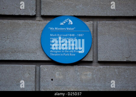 Bristol, UK. 15. Januar 2013. Blaue Plakette erzählt die Geschichte von "His Masters Voice" und Nipper Hund Credit: Rob Hawkins / Alamy Live News Stockfoto