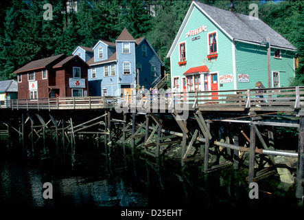 Historischen Creek Street ist eigentlich ein Holzsteg über Ketchikan Creek, Ketchikan, Alaska angehoben Stockfoto