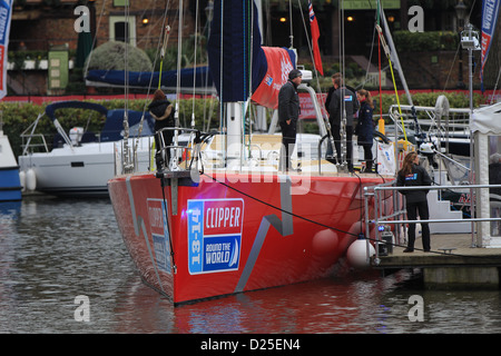 Die Clipper-70 rund um die Welt-Yacht festgemacht an St Katherine Docks, London Stockfoto