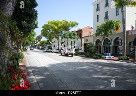 Fahrzeuge auf der State Street Santa Barbara Stockfoto