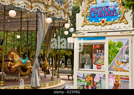 Traditionelle Kirmes Karussell in der Jardin Des Tuileries UNESCO World Heritage Site Paris Frankreich Europa Stockfoto