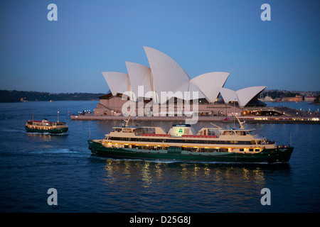 Sydney Manly Hafen Fähre Collaroy Ankunft Circular Quay - Übergabe Opernhaus von Sydney bei Sonnenuntergang Sydney Australia Stockfoto