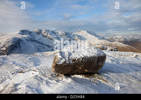 Winter Schnee auf Crinkle Crags und Bogen fiel angesehen von Pike Blisko Seenplatte Cumbria England UK Stockfoto