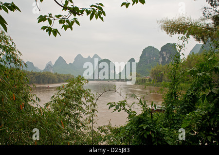 Der Li-Fluss in Yangshuo in China. Stockfoto