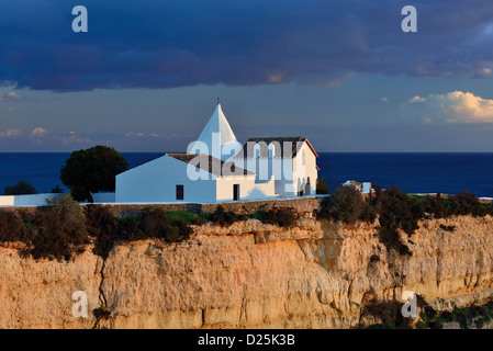 Portugal, Algarve: Mittelalterliche Kapelle Nossa Senhora da Rocha Stockfoto