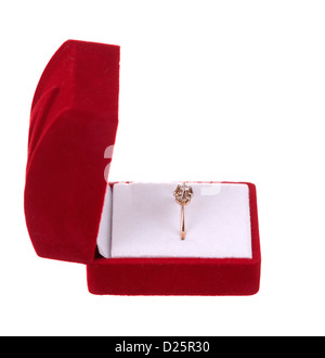 Verlobungsring mit Diamant isoliert auf weißem Makro Studio gedreht Stockfoto