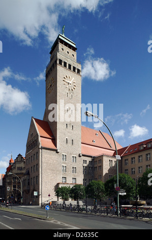 Berlin, Deutschland, Rathaus Neukölln in der Karl-Marx-Straße Stockfoto