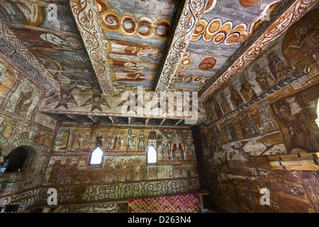 Hölzerne Kirche in Ieud, Rumänien (Biserica de Lemn Din Deal, Nasterea aussuchte Domnului). Gemälde im Inneren. Europa, Rumänien Stockfoto