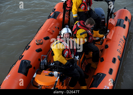 Blaue Peter1 inshore Rettungsboot am Littlehampton West Sussex UK Stockfoto