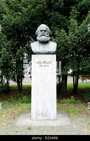 Berlin, Deutschland, Karl Marx Büste am Strausbergerplatz Stockfoto