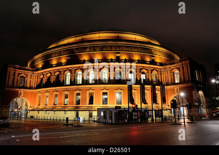 Außenseite der Royal Albert Hall, Kensington in der Nacht Stockfoto