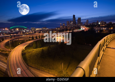 2009 HISTORISCHE SKYLINE DER INNENSTADT VON SEATTLE VOM BEACON HILL WASHINGTON STATE USA Stockfoto