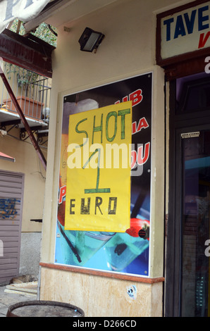 alkoholische Aufnahmen Zeichen auf Bar in Palermo Sizilien Stockfoto