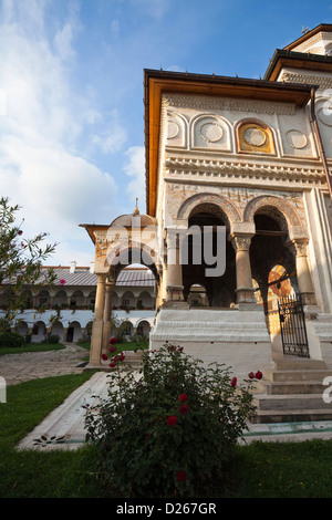 Das Kloster Horezu (Hurezi, Horez) in Rumänien ist als UNESCO-Weltkulturerbe aufgeführt. Die Klosterkirche des Klosters. Rumänien. Stockfoto