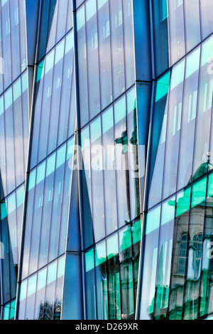 Schließen Sie ein Fenster-Büro in Dublin, Irland Stockfoto