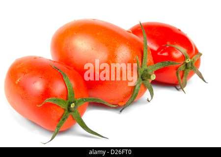 Drei rote Tomaten Gemüse isoliert auf weißem Hintergrund Stockfoto