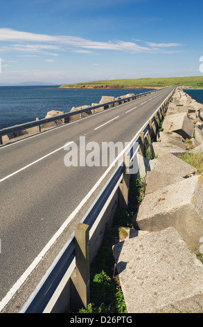 Churchill Barrier Nr. 3 Verknüpfung Blick Holm und Burray, Orkney Inseln, Schottland. Stockfoto