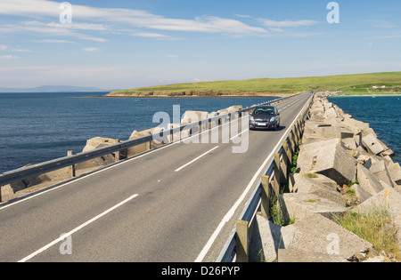 Churchill Barrier Nr. 3 Verknüpfung Blick Holm und Burray, Orkney Inseln, Schottland. Stockfoto