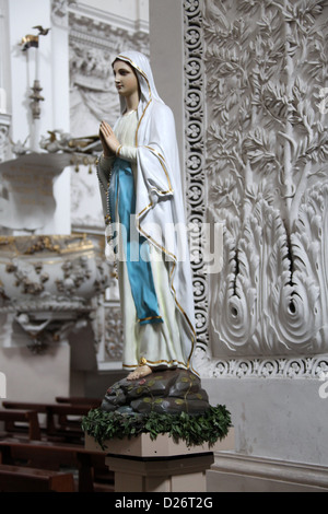 Barocke Interieur der Kirche St. Peter und St. Paul in Vilnius Stockfoto