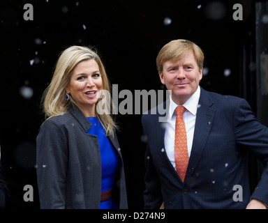 Amsterdam, 15.01.2013 Prinz Willem-Alexander, Prinzessin Maxima der Niederlande niederländische Königsfamilie im Royal Palace Op de kommt Dam in Amsterdam für den Silvester-Empfang. Albert Nieboer/RPE/Niederlande Stockfoto