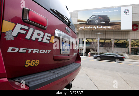 (HANDOUT) Ein Handout Foto datiert 14. Januar 2013 zeigt Feuerwehr-Fahrzeug auf der Straße auf der North American International Auto Show (NAIAS) in Detroit, USA, 14. Januar 2013. NAIAS, Presse und Händler am 14. Januar 2013 offiziell eröffnet und ist offen für die breite Öffentlichkeit vom 19. Januar bis 27. Januar 2013. Foto: Friso Gentsch / Volkswagen Stockfoto