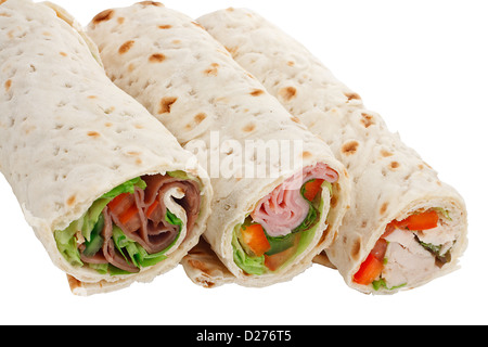 Ein toller snack oder ein leichtes Mittagessen, in Scheiben geschnitten Sandwich Wraps mit verschiedenen Füllungen Stockfoto