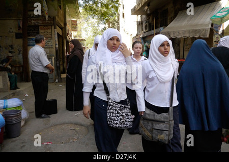 Ägypten-Straßenszenen in sogenannten "islamischen Kairo", das alte Viertel der Stadt in der Nähe von Bab erfunden. Stockfoto